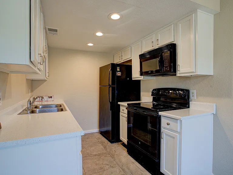 3402 N 32nd St #129 — Photo 8