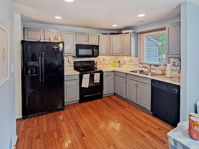 5209 Vaughan Ct — Photo 7