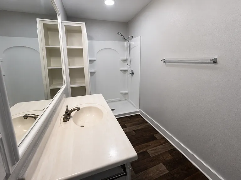 407 Walton St — Photo 12