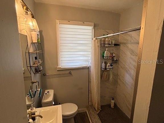 5th image of 203 NW 25th St