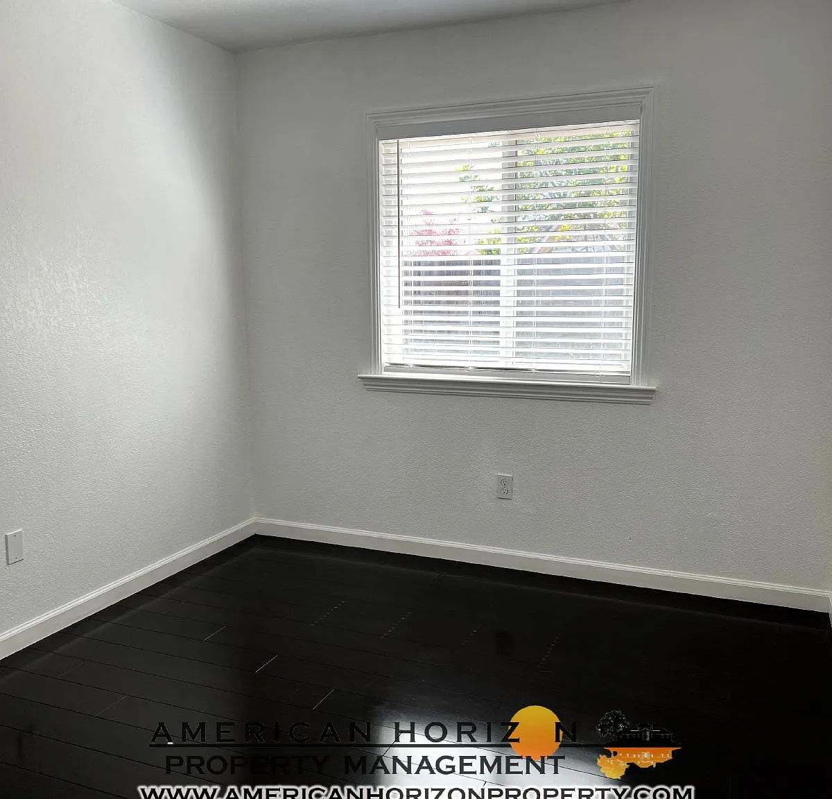4 bed, 1292 sqft, $2,800 — Photo 1