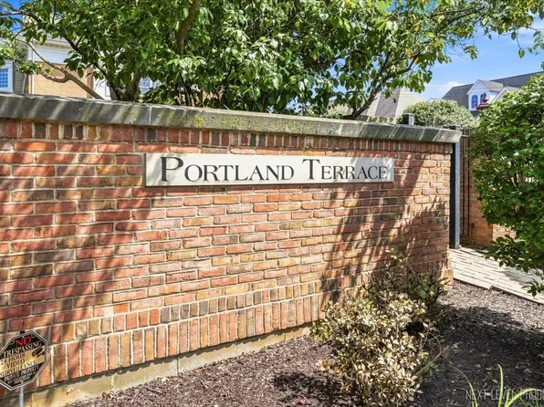 111 S 5th Ave APT E, Saint Charles, IL 60174