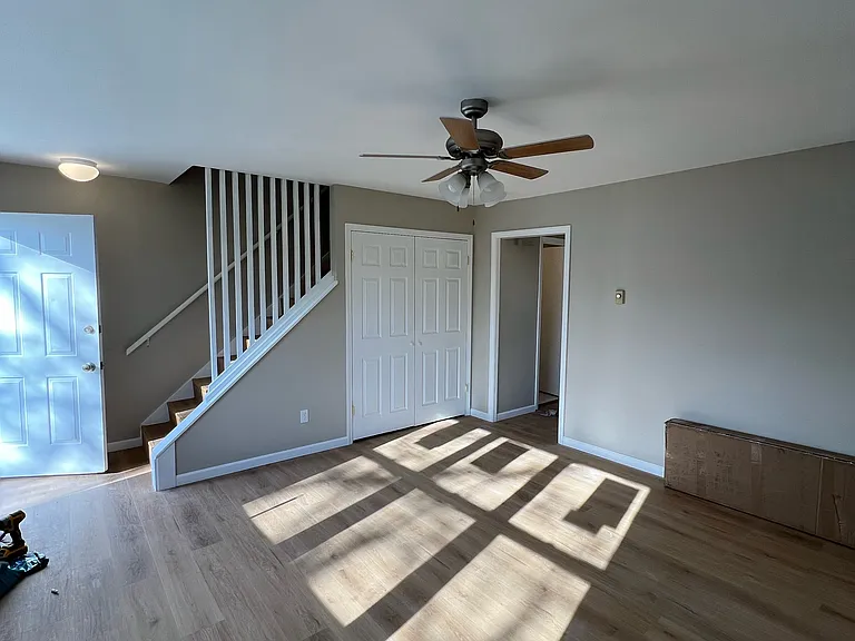 1113-15 Burgundy Ln #1115 — Photo 8
