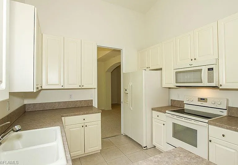 1315 Mariposa Cir #2204 — Photo 7