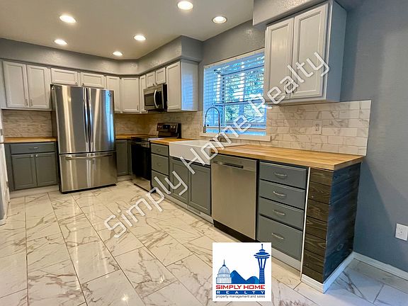2nd image of 4317 Seville Dr SE