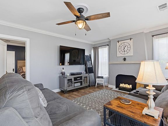 5th image of 2901 California Ave