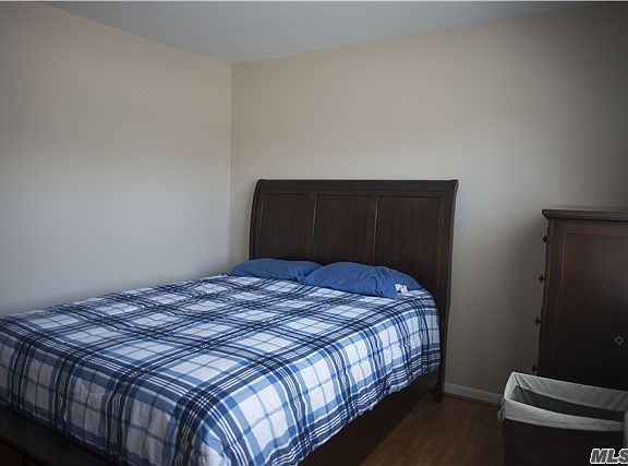 5th image of 324 Post Ave APT 9A