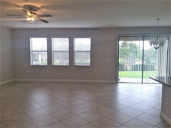 4th image of 952 Terra Vista St