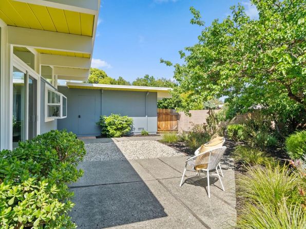3310 Kenneth Dr, Palo Alto, CA 94303