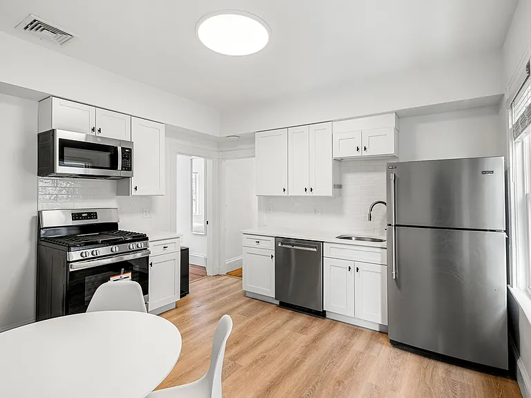 21 Sudan St #2 — Photo 10
