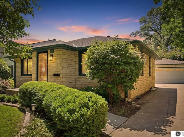 2639 Woodsdale Blvd, Lincoln, NE 68502