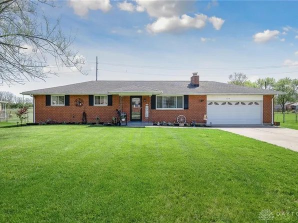 513 Robert Simmons Dr, Carlisle, OH 45005