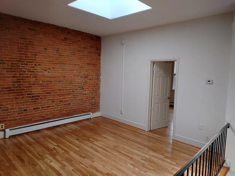 1823 Bolton St #3 — Photo 4