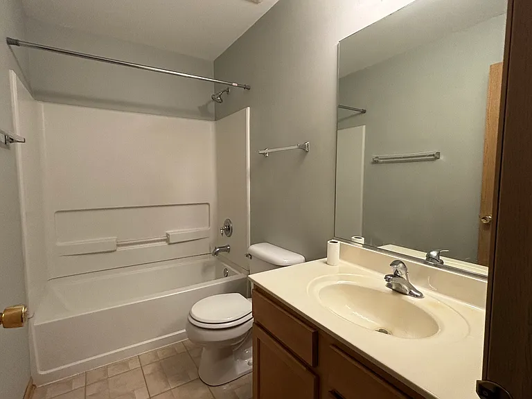 2633 Williamsburg Dr — Photo 11