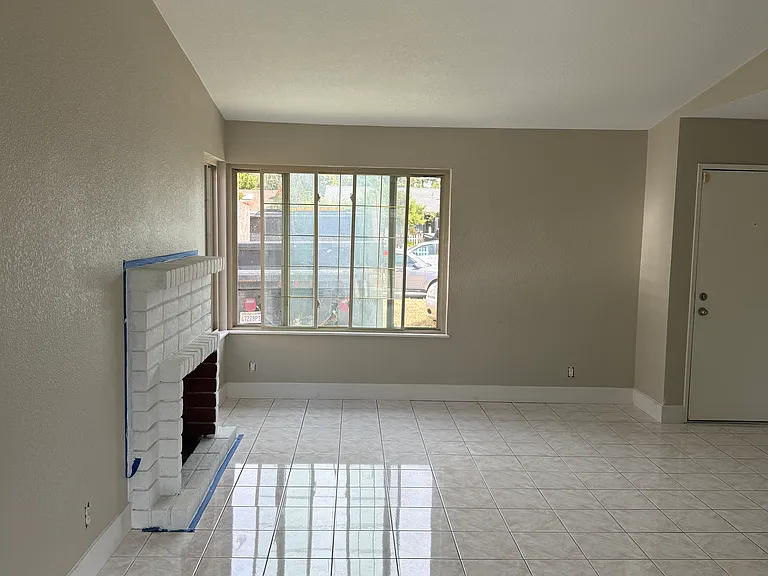 1573 Redfield Ct — Photo 4