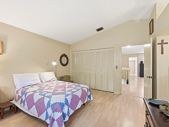 3rd image of 2118 Discovery Circle W