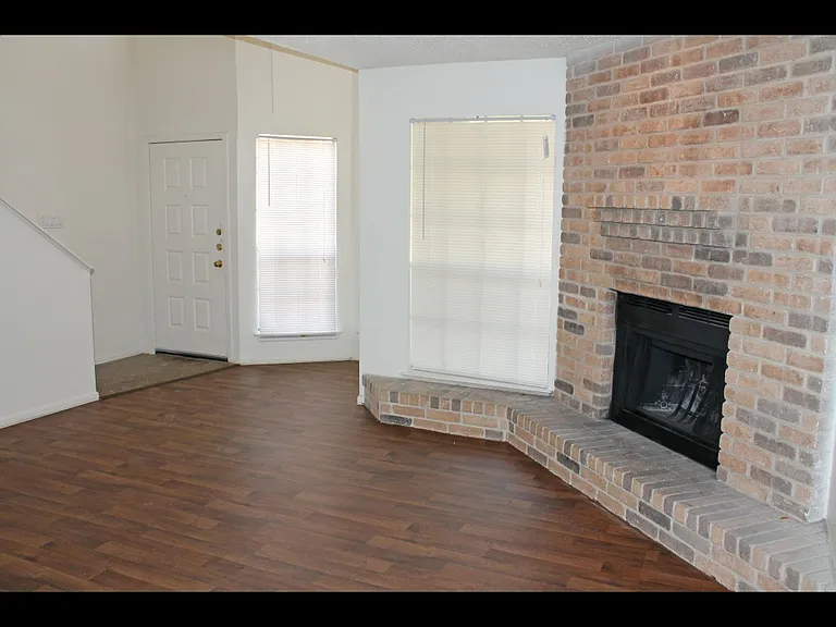 Broken Oak Townhomes — Photo 12