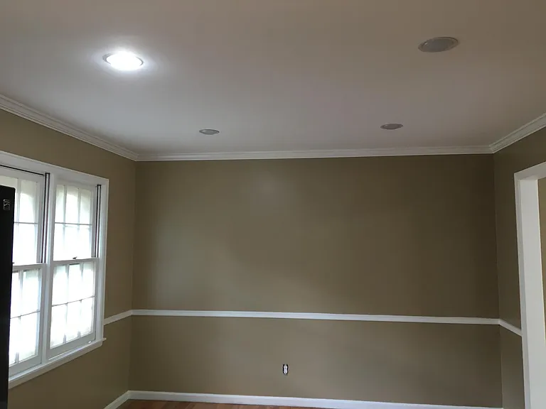 Breakfast area in kitchen
new windows