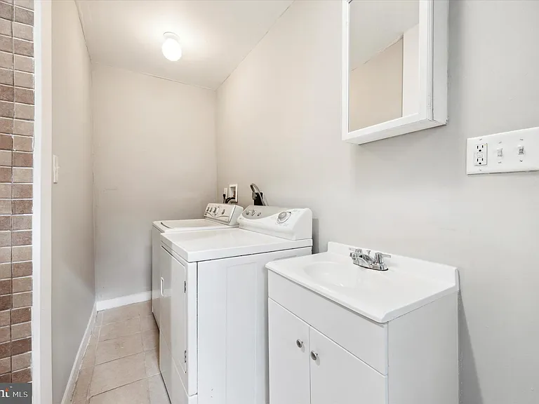 2200 Coral St #2 — Photo 9