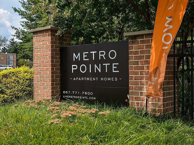 Metro Pointe — Photo 14