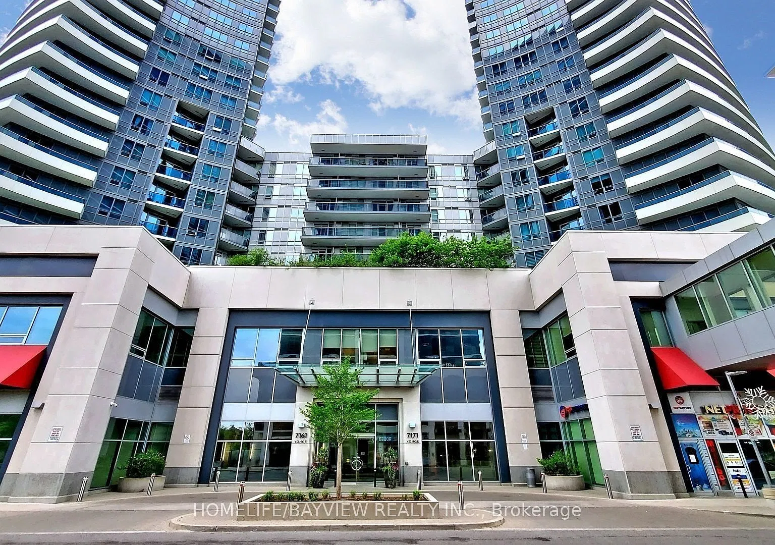 7171 Yonge St — Photo 2