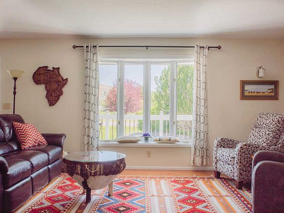 4th image of 13095 Sapphire Dr