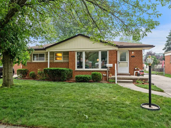 1804 E Longmeadow Rd, Trenton, MI 48183
