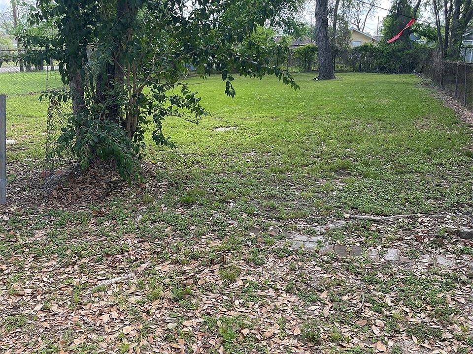 1st image of 1718 Worms St