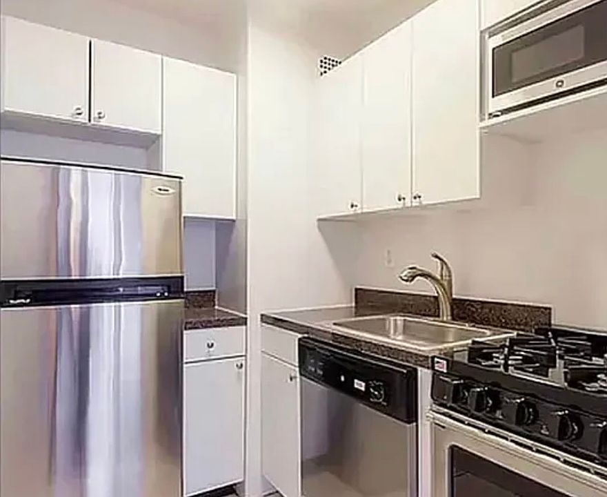 2nd image of 1556 York Ave APT 4b