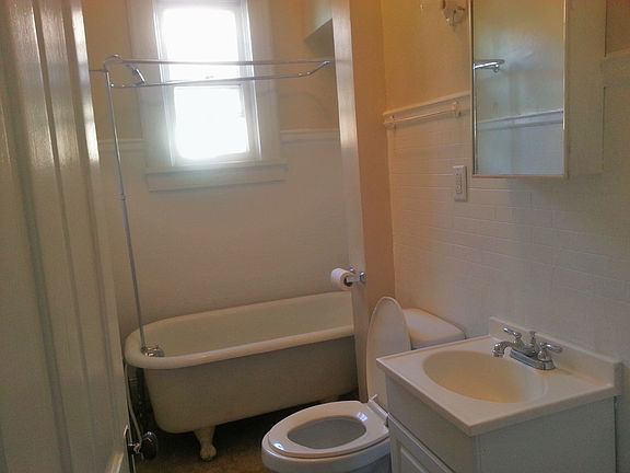 4th image of 1240 W Washington Blvd APT 3