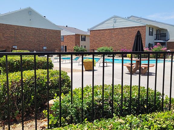 Common Area Pool--seasonal