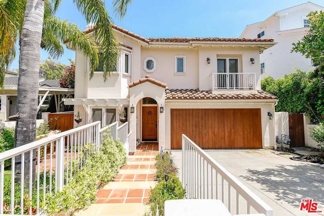6 bed, 5.5 bath, 3833 sqft, $13,000 — Photo 1