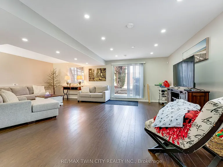 183 Bush Clover Cres — Photo 12