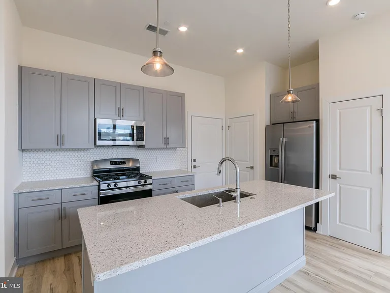 1129 Germantown Ave #4C — Photo 5