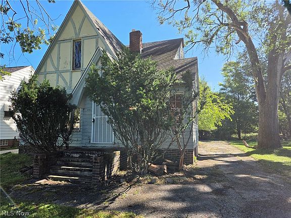 3rd image of 5245 Theodore St