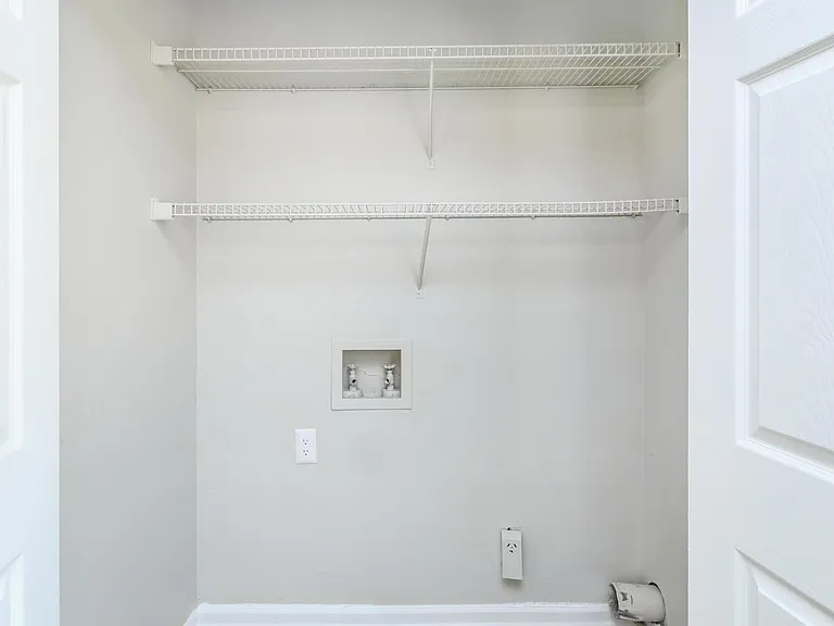 Summerlake Apartments — Photo 48