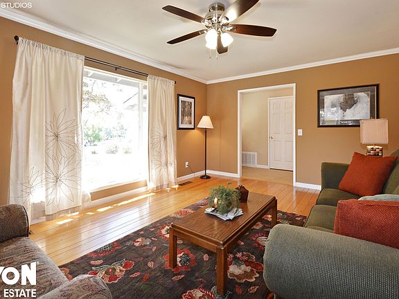 5th image of 2687 King Richard Dr