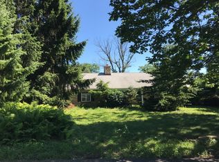2240 Edgehill Rd, Huntingdon Valley, PA 19006