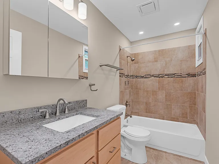 1055 N Bluebonnet Ln — Photo 15