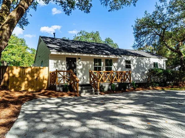 1368 S Lakeland Dr, North Charleston, SC 29406