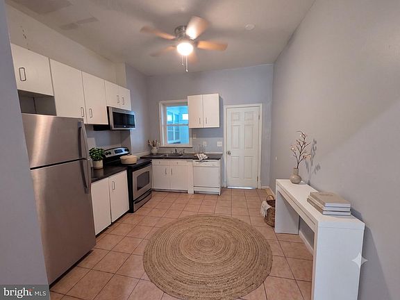 4th image of 1704 N Bond St