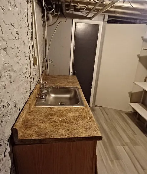 2207 Whittier Ave — Photo 4