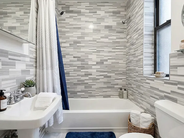 216 W 108th St #6W — Photo 4