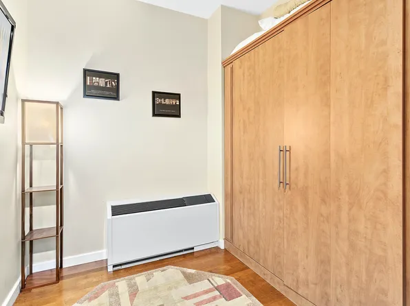 1600 Broadway image 8 of 8