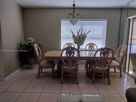 2nd image of 46 Bentwater Cir
