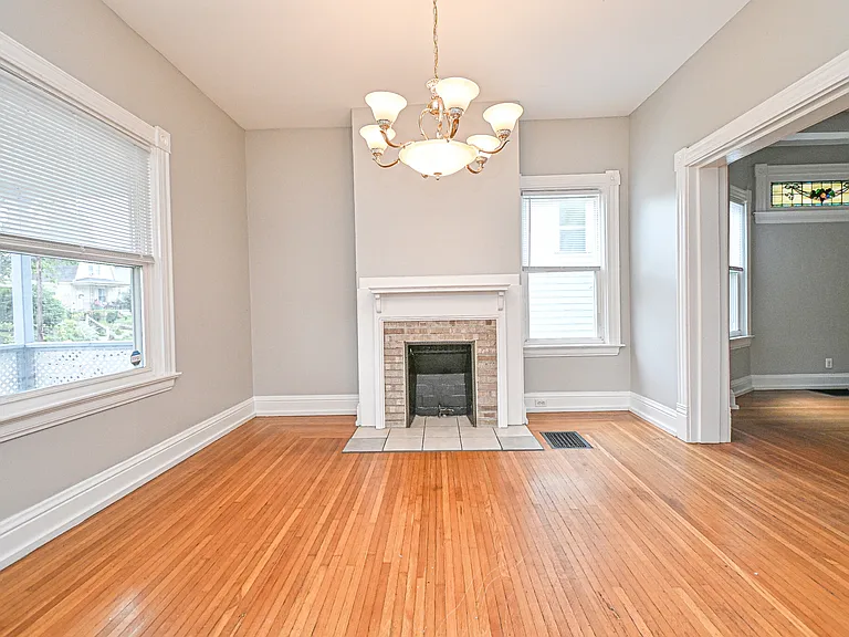 4221 Bell St — Photo 9