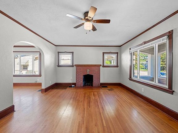 5th image of 1649 Mears Ave