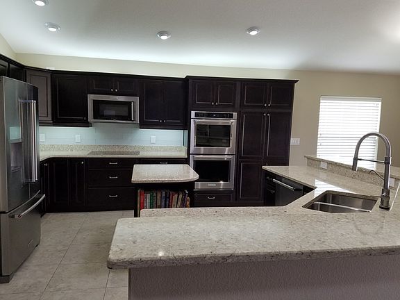 3rd image of 752 Vibrant Ln