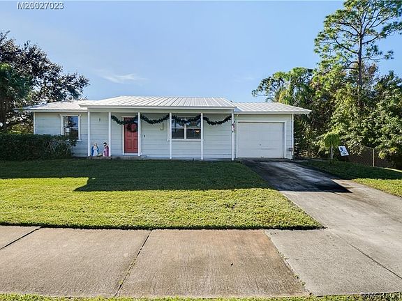 3rd image of 1090 SW 34th St