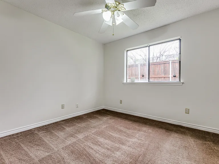 1607 Heather Glen Ct — Photo 11